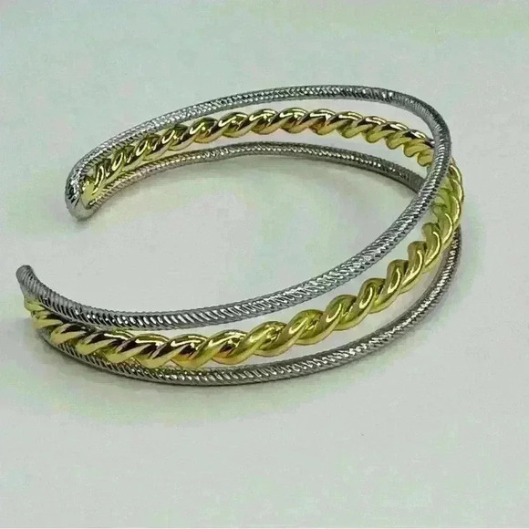 MYSTERY BOX~ ALL BOUTIQUE JEWELRY & ACCESSORIES 25 pc box - Picture 5 of 16